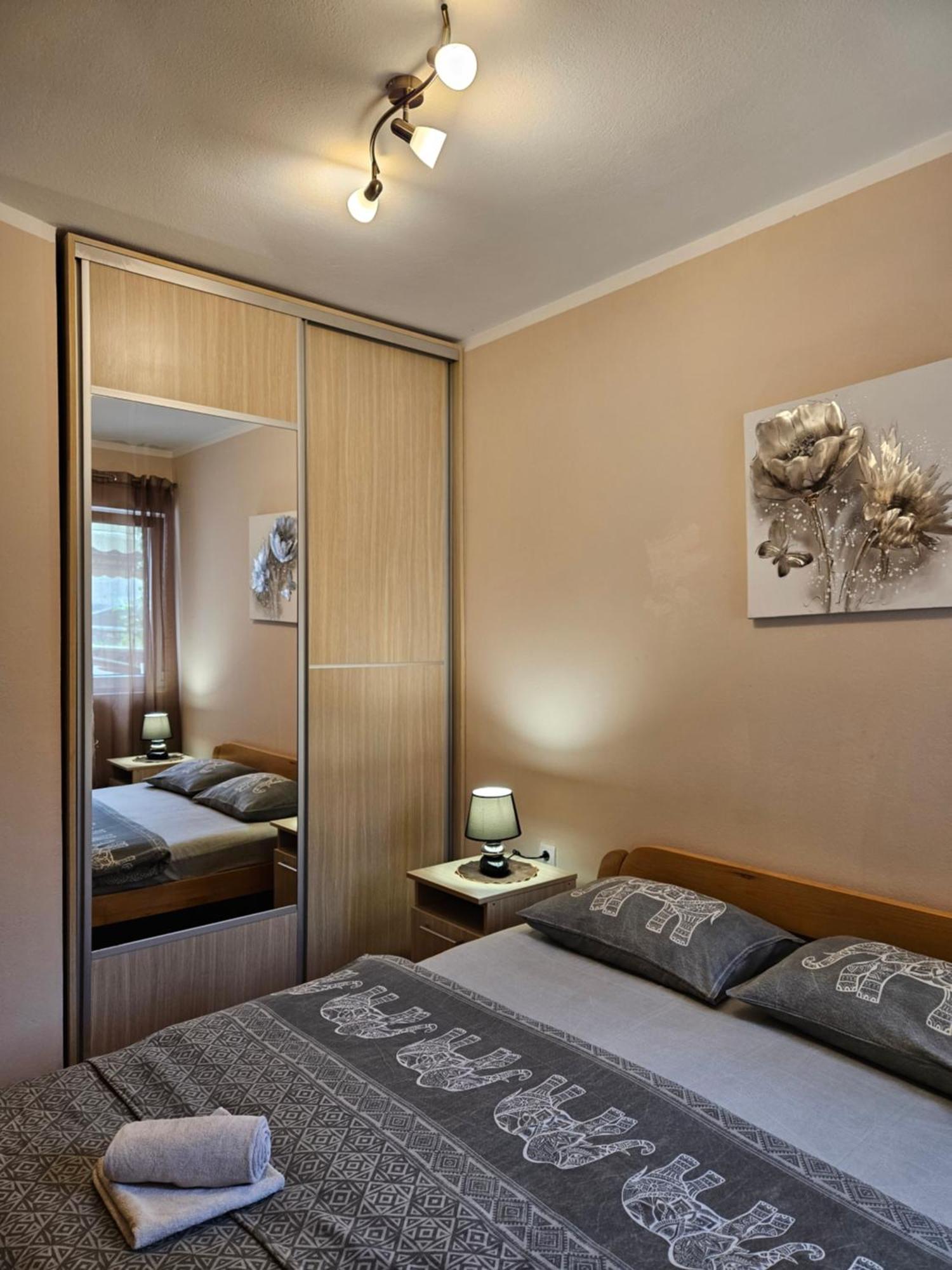 Apartment Aleksandar Cattaro Esterno foto